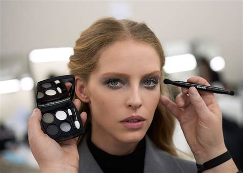 make up chanel inverno 2023|Chanel fall winter makeup.